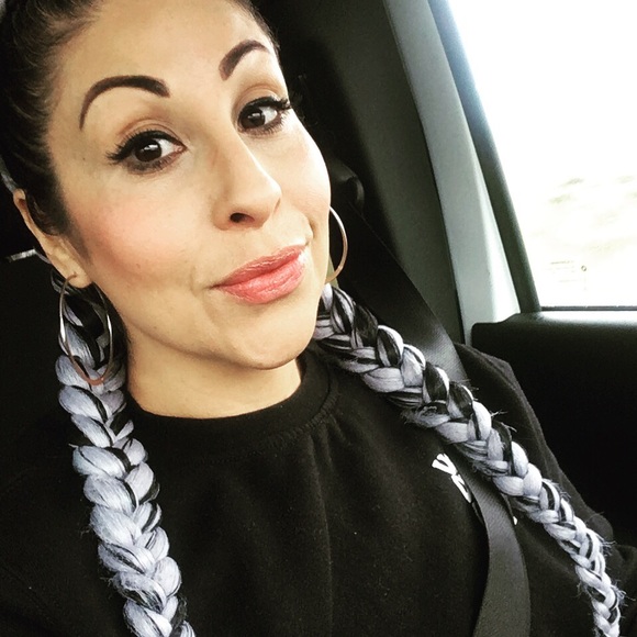 Meet your Posher, Adrienne - Picture 2 of 2